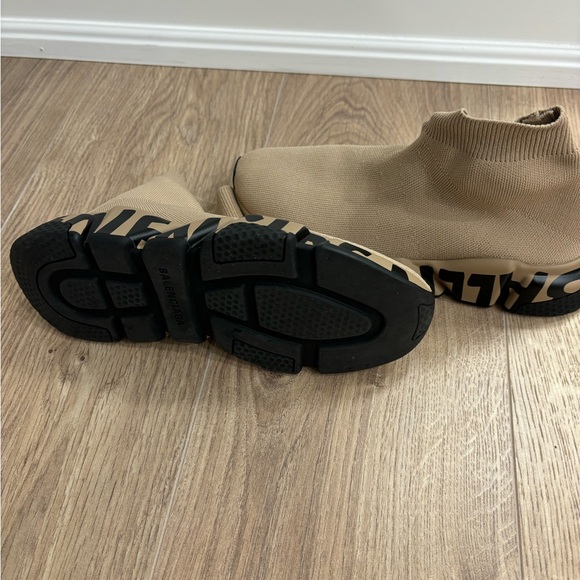 Brand new Authentic shoes - Picture 5 of 6